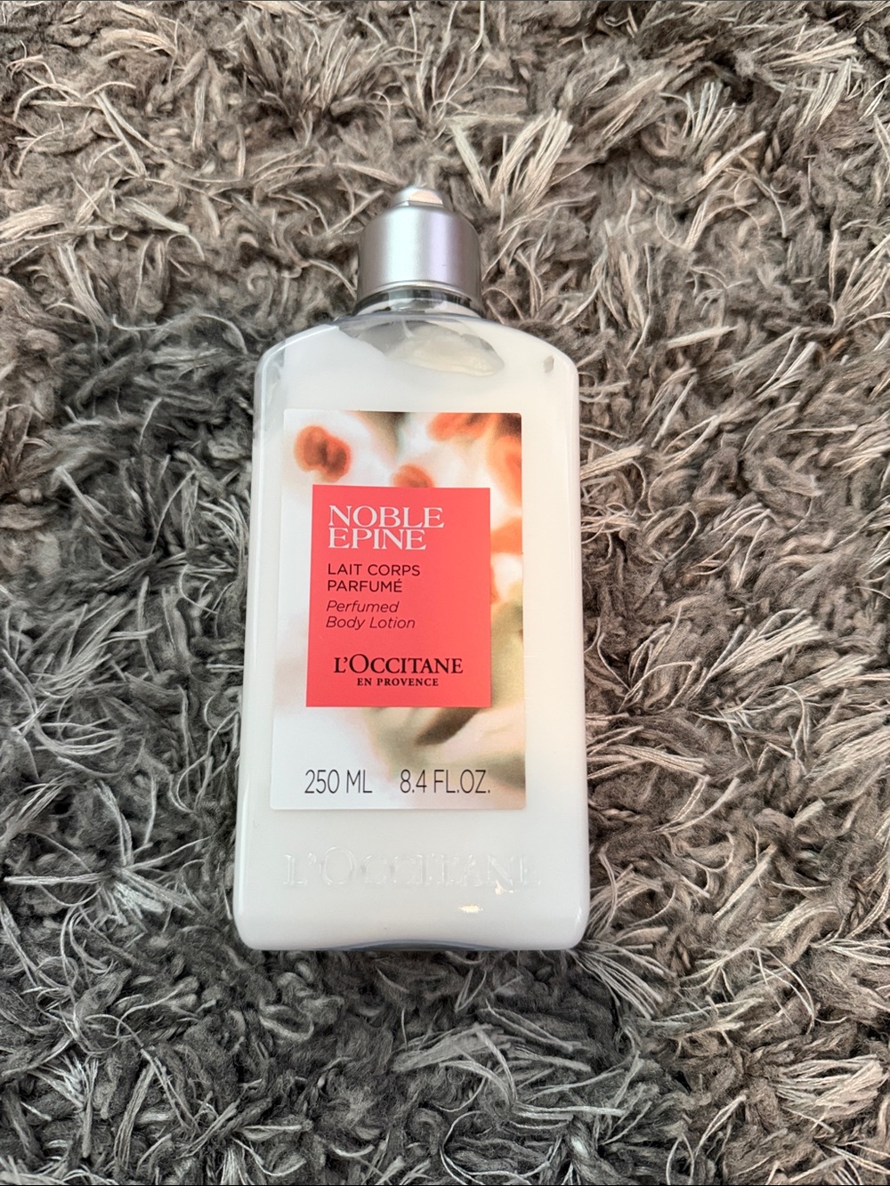 L'OCCITANE Noble Epine Perfumed Body Lotion - White